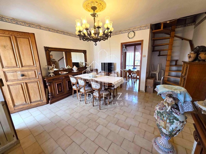 Appartamento in Vendita a Massa, zona Marina di Massa, 240'000&euro;, 90 m²