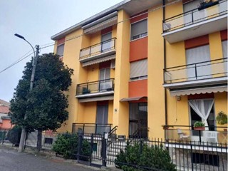 Appartamento in Vendita a Mede, 27'750&euro;, 117 m², con Box