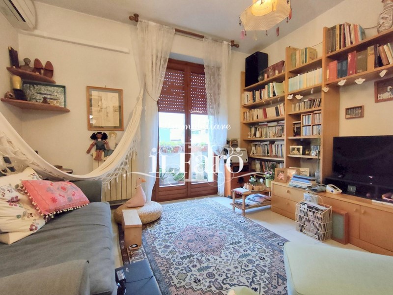 Quadrilocale in Vendita a Cascina, zona Casciavola, 195'000&euro;, 114 m², con Box