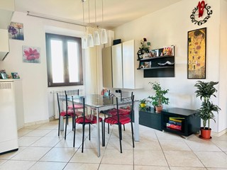 Appartamento in Vendita a Siena, zona Taverne D'arbia, 225'000&euro;, 94 m², arredato, con Box