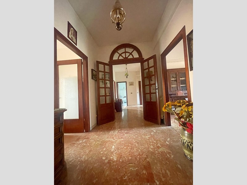 Appartamento in Vendita a Poggibonsi, 220'000&euro;, 132 m², con Box