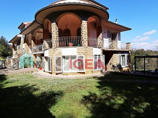 Appartamento in Vendita a Monteriggioni, zona Santa Colomba, 330'000&euro;, 190 m², arredato