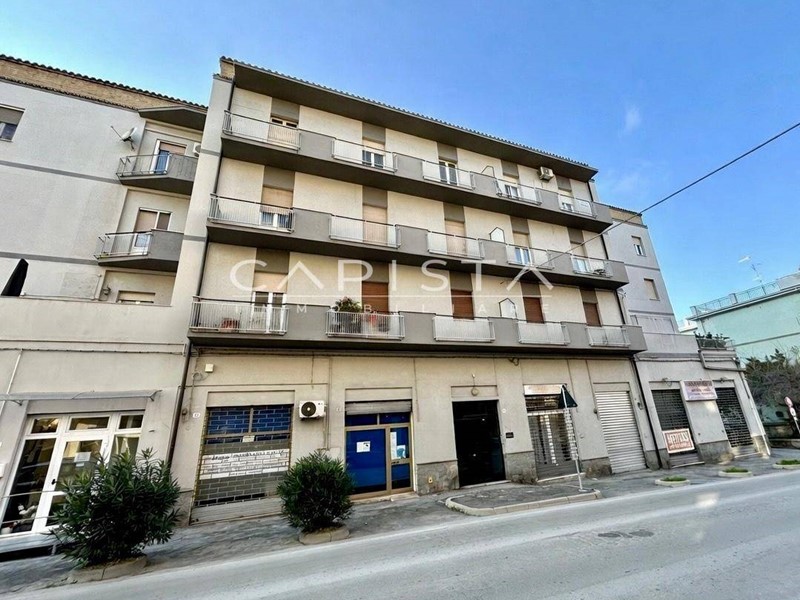 Appartamento in Vendita a Ortona, 82'000&euro;, 124 m²