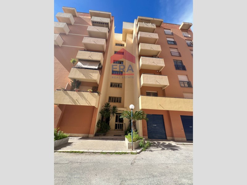 Appartamento in Vendita a Trapani, 135'000&euro;, 142 m²