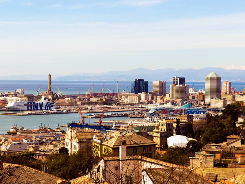 Appartamento in Vendita a Genova, 545'000&euro;, 180 m²