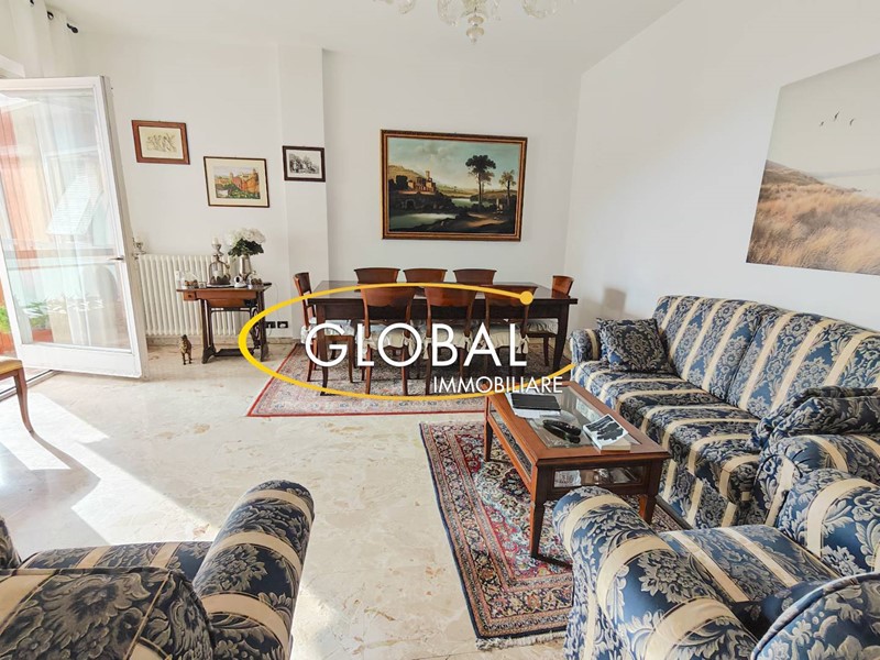 Appartamento in Vendita a Ancona, 500'000&euro;, 151 m²