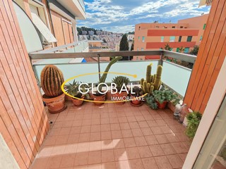 Appartamento in Vendita a Ancona, 500'000&euro;, 151 m²