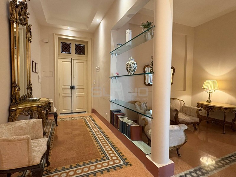 Trilocale in Affitto a Siracusa, 750&euro;, 118 m²