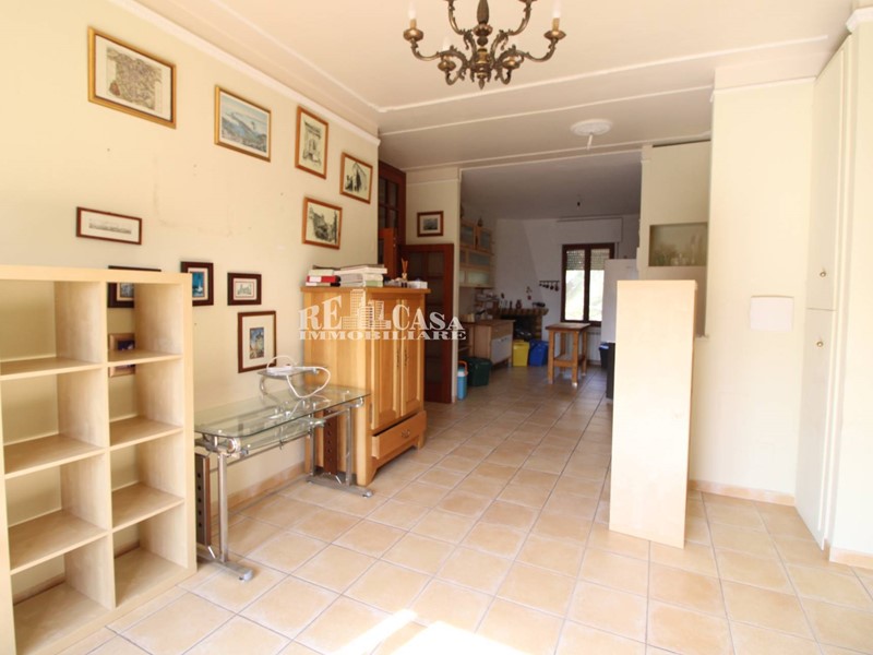 Quadrilocale in Vendita a Carassai, 95'000&euro;, 100 m²