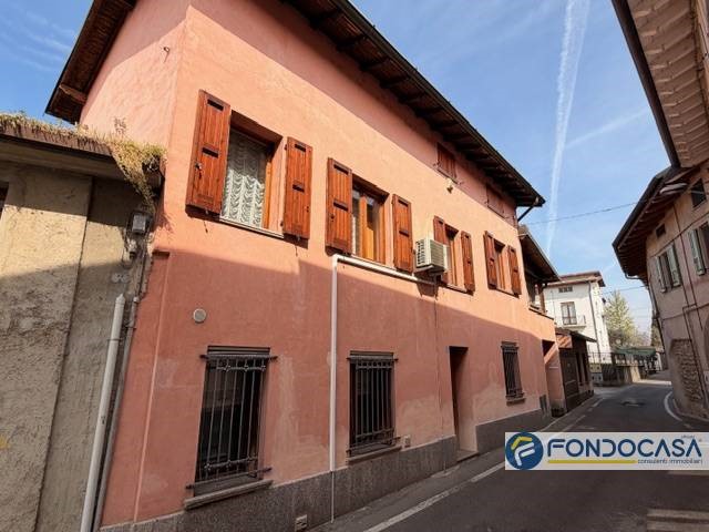 Appartamento in Vendita a Palosco, 158'000&euro;, 185 m²