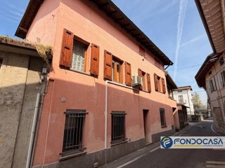 Appartamento in Vendita a Palosco, 158'000&euro;, 185 m²