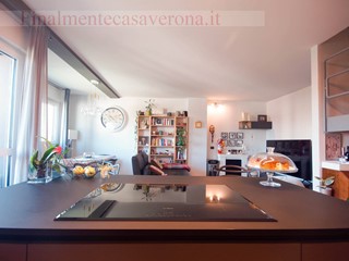Appartamento in Vendita a Verona, 330'000&euro;, 210 m²