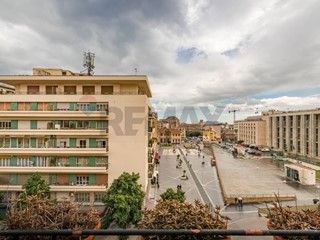 Appartamento in Vendita a Palermo, 315'000&euro;, 179 m²
