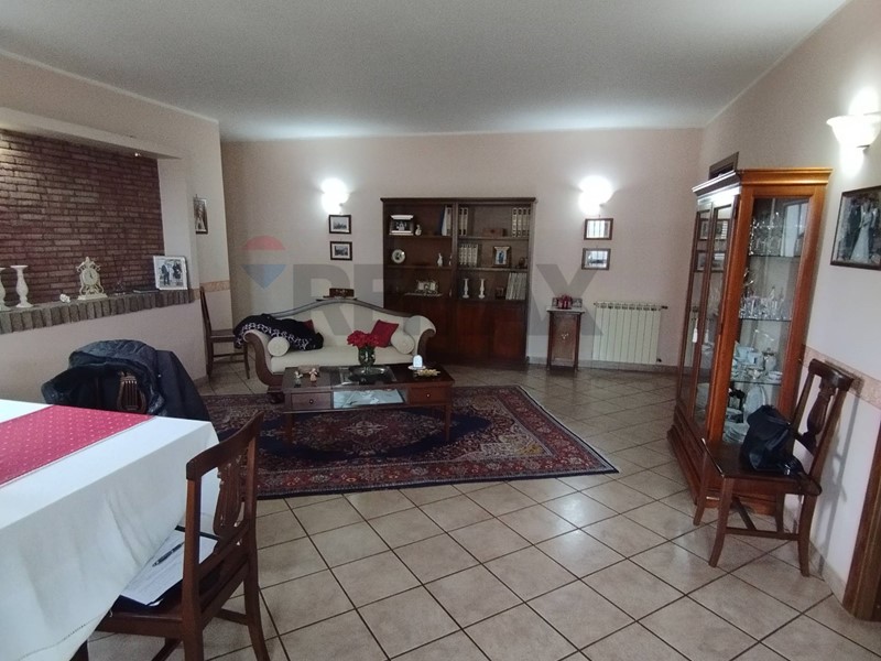Appartamento in Vendita a Santa Maria di Licodia, 150'000&euro;, 115 m²