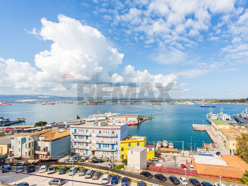 Appartamento in Vendita a Augusta, 40'000&euro;, 149 m²