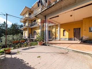 Quadrilocale in Vendita a San Pietro Clarenza, 90'000&euro;, 151 m²
