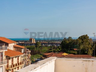 Attico in Vendita a Catania, 53'000&euro;, 96 m²