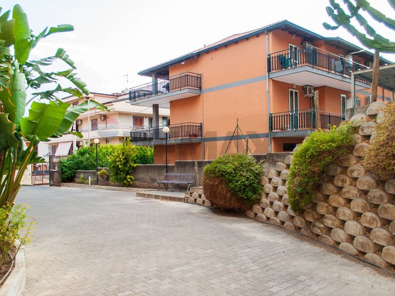 Attico in Vendita a Motta Sant'Anastasia, 60'000&euro;, 74 m²