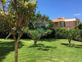 Appartamento in Affitto a Ardea, 2'000&euro;, 110 m²