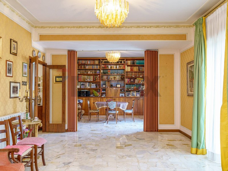 Appartamento in Vendita a Lentini, 135'000&euro;, 231 m²