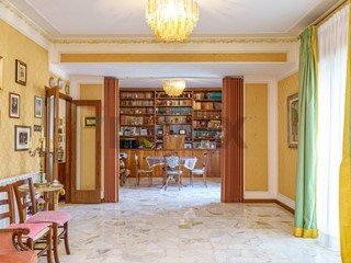 Appartamento in Vendita a Lentini, 135'000&euro;, 231 m²
