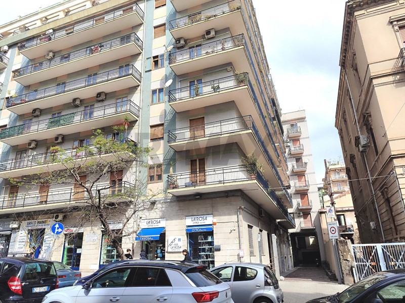 Trilocale in Vendita a Catania, 120'000&euro;, 77 m²