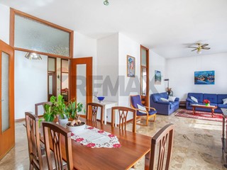 Quadrilocale in Vendita a Trecate, 115'000&euro;, 120 m²