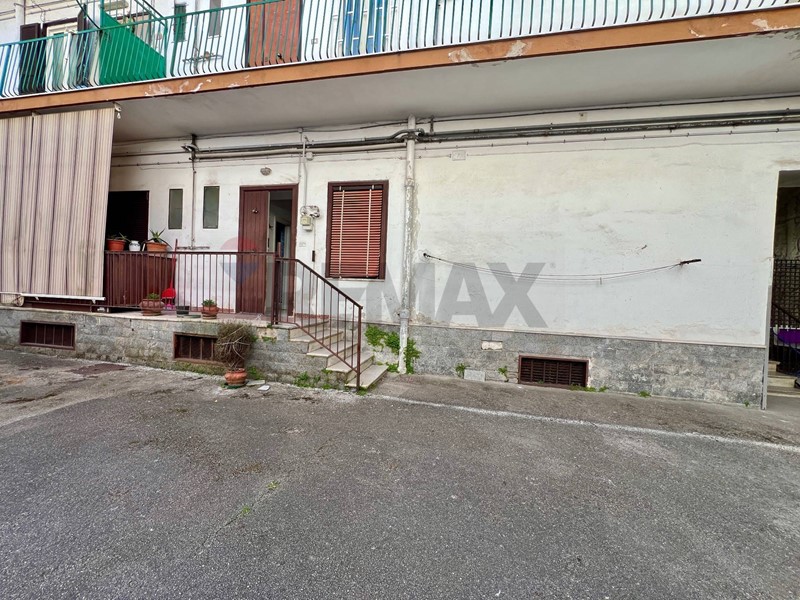 Bilocale in Vendita a Napoli, 69'000&euro;, 70 m²