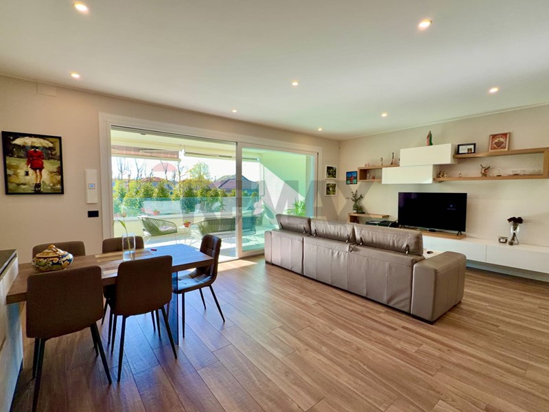 Quadrilocale in Vendita a Agrate Brianza, 439'000&euro;, 130 m²