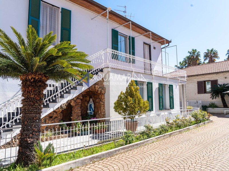 Trilocale in Vendita a Taggia, 215'000&euro;, 53 m²