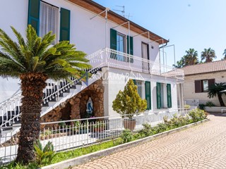 Trilocale in Vendita a Taggia, 215'000&euro;, 53 m²