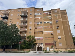 Appartamento in Affitto a Palermo, 650&euro;, 120 m²