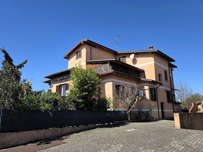 Trilocale in Vendita a Torrevecchia Pia, 138'000&euro;, 130 m²