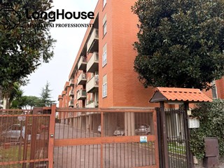 Trilocale in Vendita a Roma, 143'000&euro;, 75 m²