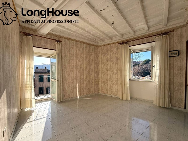 Quadrilocale in Vendita a Monte Compatri, 150'000&euro;, 145 m²