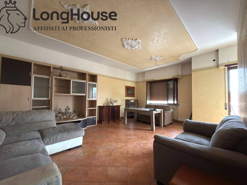 Quadrilocale in Vendita a Roma, 155'000&euro;, 125 m²