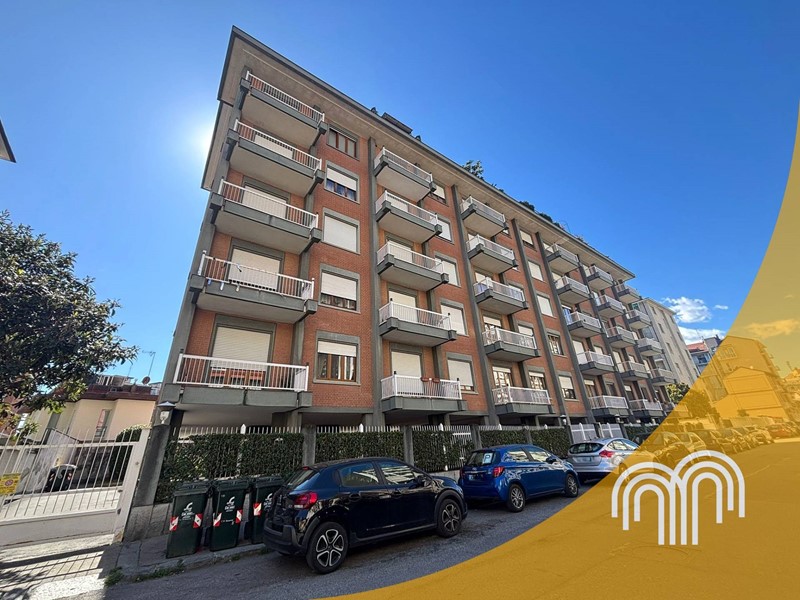 Trilocale in Vendita a Torino, 173'000&euro;, 90 m²