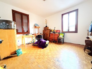 Quadrilocale in Vendita a Treviso, 120'000&euro;, 110 m²