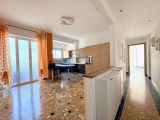 Appartamento in Vendita a Savona, 234'000&euro;, 100 m²