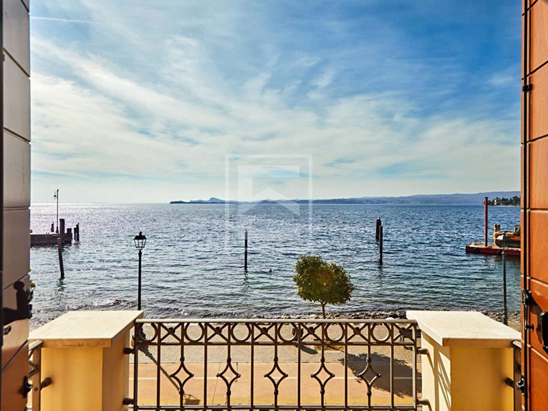 Trilocale in Vendita a Toscolano Maderno, 432'300&euro;, 75 m²