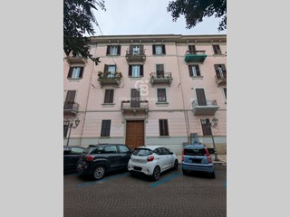 Appartamento in Affitto a Taranto, 700&euro;, 107 m²