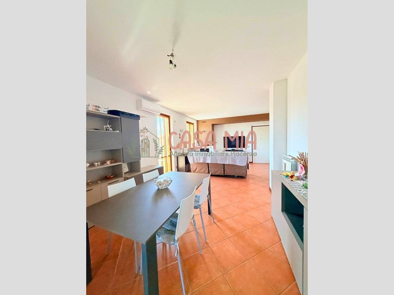 Trilocale in Vendita a Rottofreno, 230'000&euro;, 137 m²