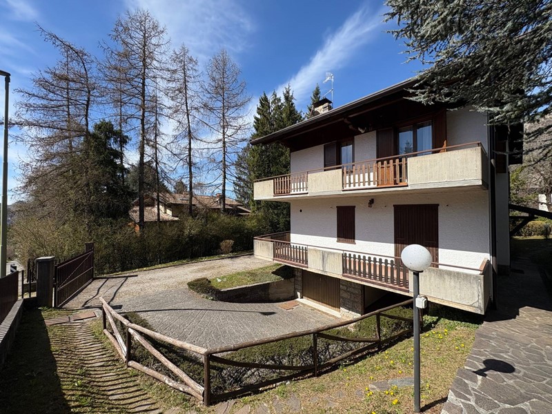 Trilocale in Vendita a Castione della Presolana, 169'000&euro;, 95 m²