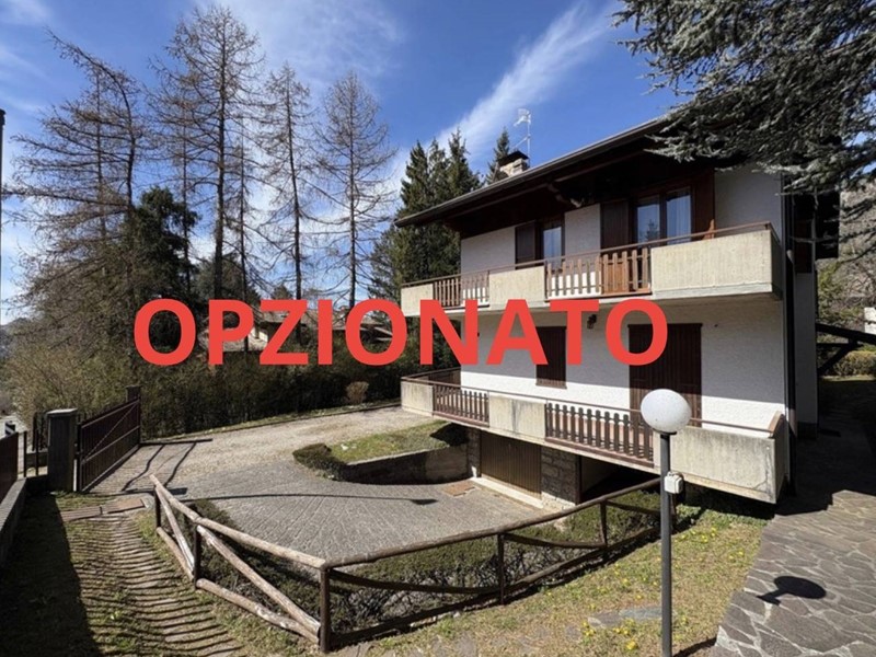 Trilocale in Vendita a Castione della Presolana, 169'000&euro;, 95 m²