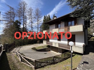 Trilocale in Vendita a Castione della Presolana, 169'000&euro;, 95 m²
