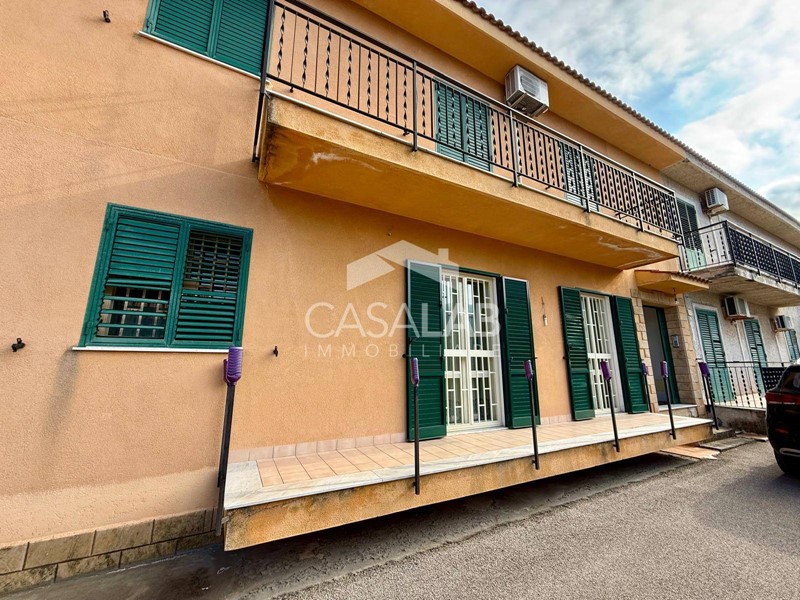 Appartamento in Vendita a Palermo, 179'000&euro;, 151 m²