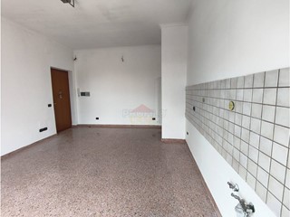 Trilocale in Vendita a Roma, 179'000&euro;, 72 m²