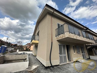 Quadrilocale in Vendita a Muccia, 176'000&euro;, 90 m²