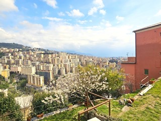 Appartamento in Vendita a Genova, 128'000&euro;, 97 m²
