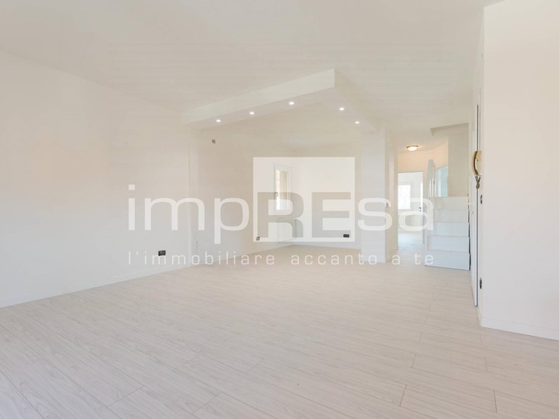 Quadrilocale in Vendita a Pieve di Soligo, 210'000&euro;, 100 m²